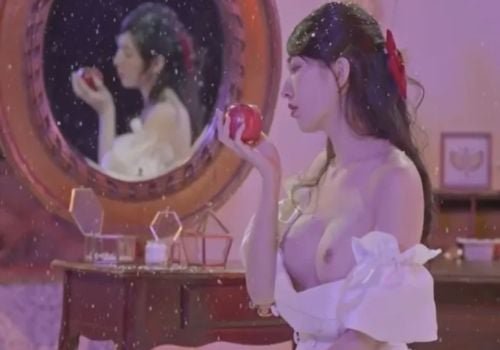 คลิปร้อนของสโนว์สีขาวหวาน