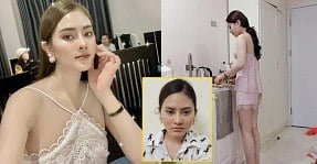 หญิงสาวที่มีเสน่ห์พอใจเมื่อเธอถูกกระตุ้น