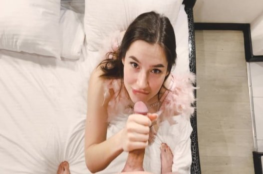 น้องชายของน้องสาวชื่อ