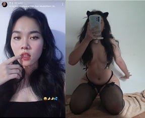 หน้าอกใหญ่ของเธอกระซิบและโหยหา