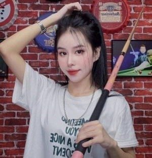Vy พนักงานบาร์ที่ละเอียดอ่อนเปิดเผยวิดีโอร้อนโดยไม่ตั้งใจ