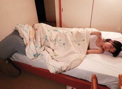 ลุงโหยหาเมื่อเขาเห็นหลานสาวคนโต