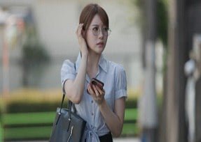 นักข่าว Minami Aizawa ตกอยู่ในกับดักทางเพศที่ไม่สามารถยืนได้