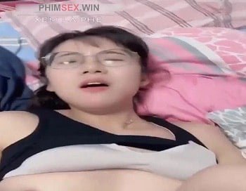 ในคืนปาร์ตี้ป่า Bui Thi Nhu Quynh 2K2 พอใจตัวเอง